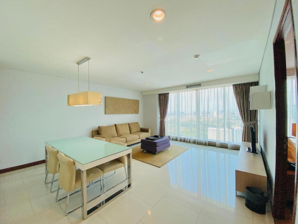The H Tower Rasuna Suites Kuningan Jakarta By Villaloka Exterior photo