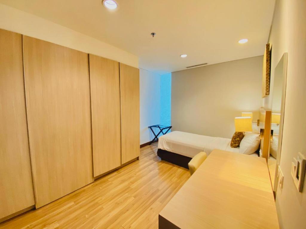 The H Tower Rasuna Suites Kuningan Jakarta By Villaloka Exterior photo