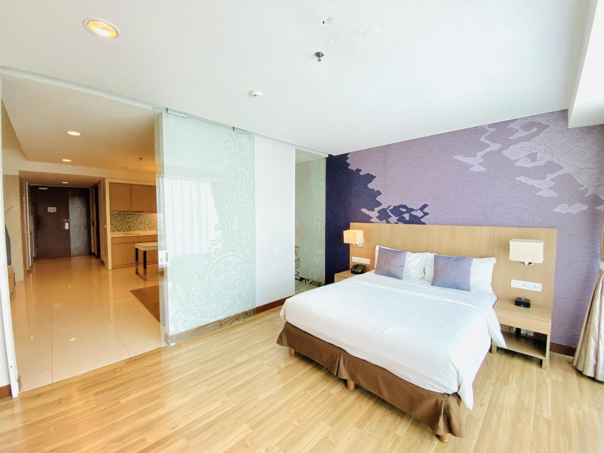 The H Tower Rasuna Suites Kuningan Jakarta By Villaloka Exterior photo