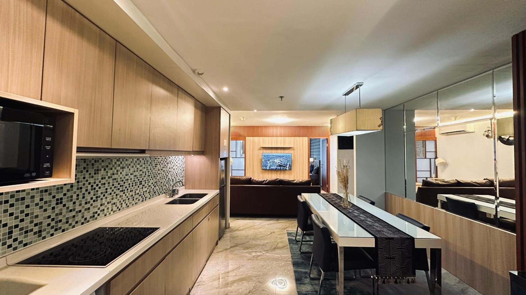 The H Tower Rasuna Suites Kuningan Jakarta By Villaloka Exterior photo