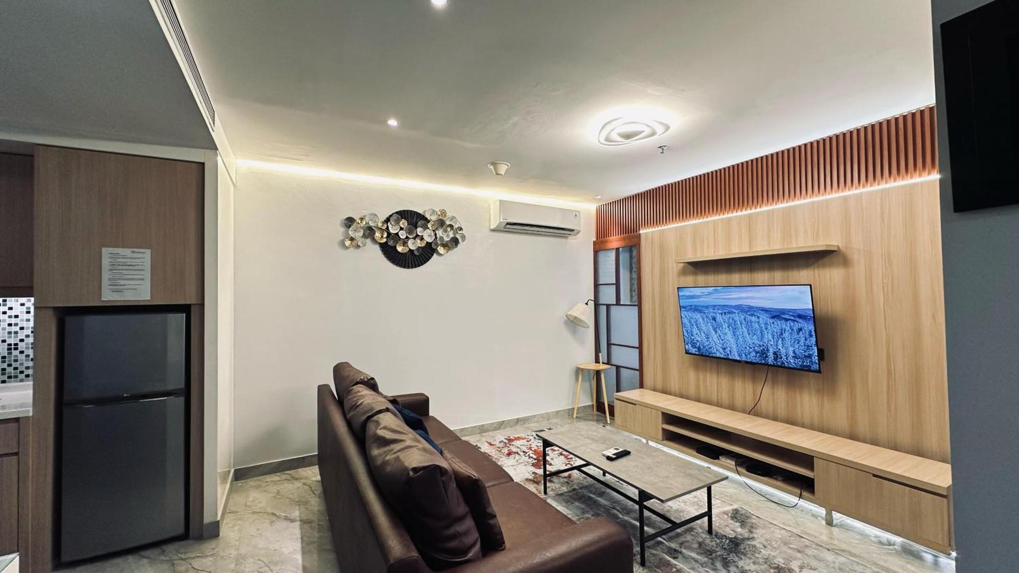 The H Tower Rasuna Suites Kuningan Jakarta By Villaloka Exterior photo