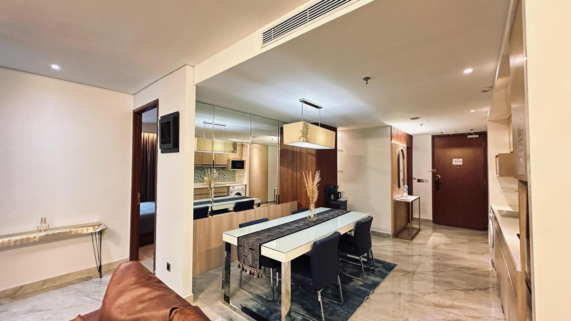 The H Tower Rasuna Suites Kuningan Jakarta By Villaloka Exterior photo